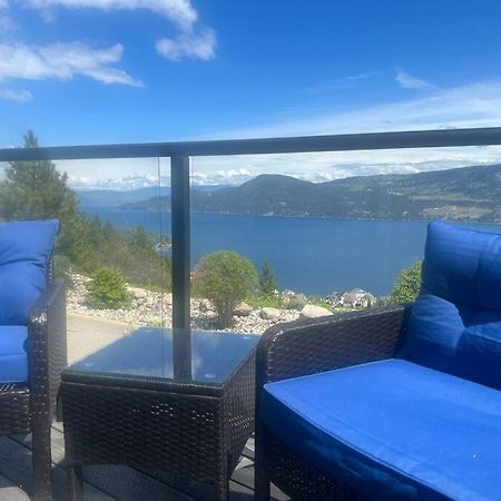 Jasmine Cottage Келоуна Экстерьер фото